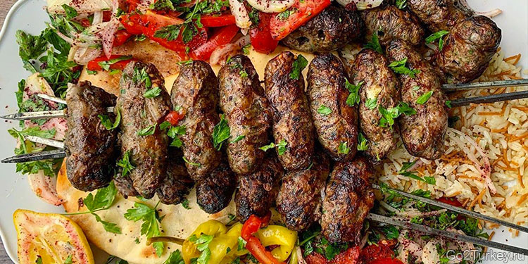 Шефтали-кебаб (Seftali Kebab) - «персиковый кебаб»
