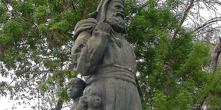 Памятник Святому Николаю