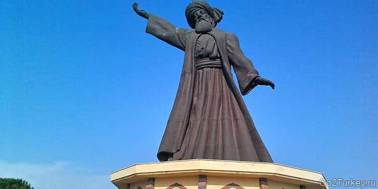 Памятник Джелаладдину Руми в Измире