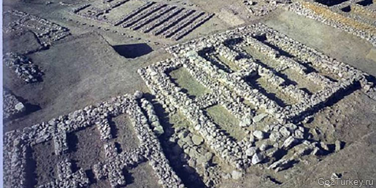 Поселение Чайоню Тепеси в Восточной Анатолии: IX-VIII тысячелетия до н.э. Здесь был обнаружен древнейший металл планеты