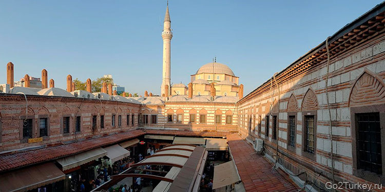 Крытый рынок Кизларагаси Хани в Измире