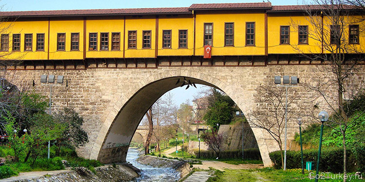 Исторический мост Ирганди в Бурсе