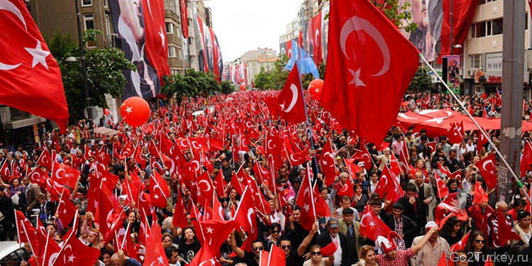 19 мая — День памяти Ататюрка, молодежи и спорта