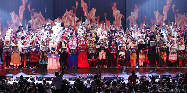 Международный конкурс народных танцев «Золотой Карагоз» в Бурсе
